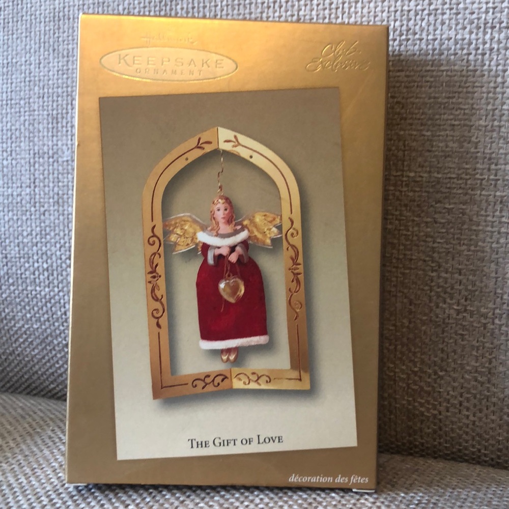 2003 Gift of love “club member” Hallmark Keepsake